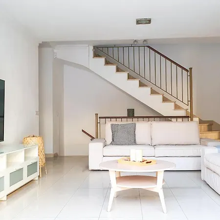 4-bedroom Corales With Jacuzzi, Garden, Close To Everything