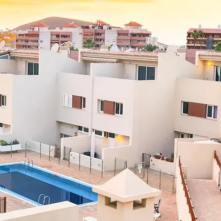 4-bedroom Corales With Jacuzzi, Garden, Close To Everything Villa