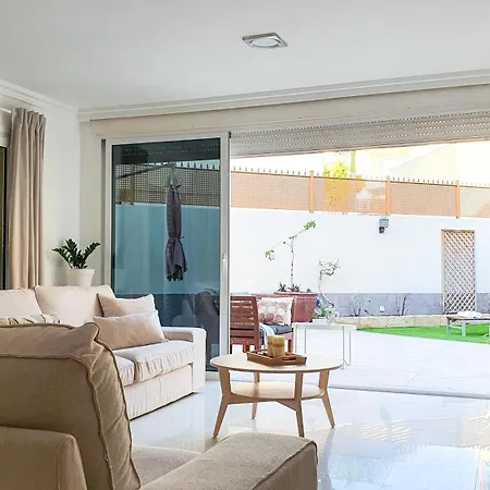 Villa 4-bedroom Corales With Jacuzzi, Garden, Close To Everything