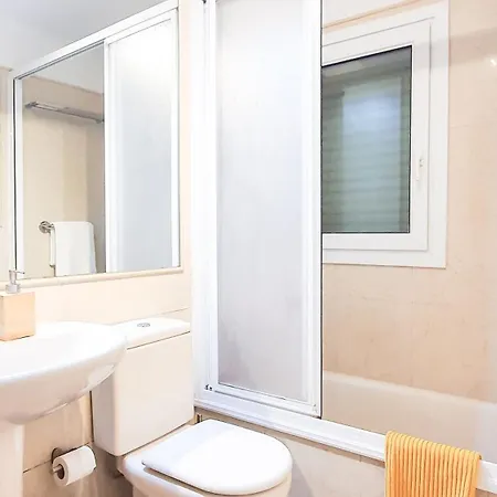 4-bedroom Corales With Jacuzzi, Garden, Close To Everything Villa Los Cristianos (Tenerife)