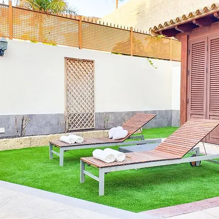 Villa 4-bedroom Corales With Jacuzzi, Garden, Close To Everything Los Cristianos (Tenerife)