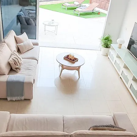 4-bedroom Corales With Jacuzzi, Garden, Close To Everything *