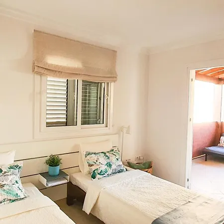 4-bedroom Corales With Jacuzzi, Garden, Close To Everything Los Cristianos