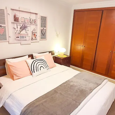 4-bedroom Corales With Jacuzzi, Garden, Close To Everything Villa Los Cristianos (Tenerife)