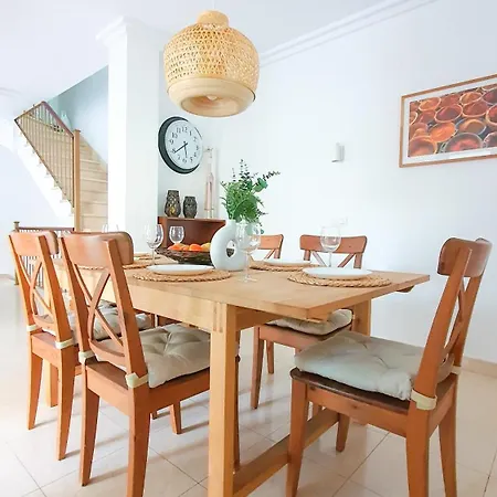 4-bedroom Corales With Jacuzzi, Garden, Close To Everything Villa Los Cristianos (Tenerife)