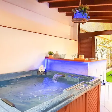 4-bedroom Corales With Jacuzzi, Garden, Close To Everything * Los Cristianos